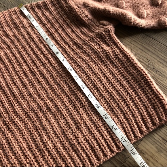 Moon & Madison cropped bubble sleeve neutral sweater - Picture 8 of 11